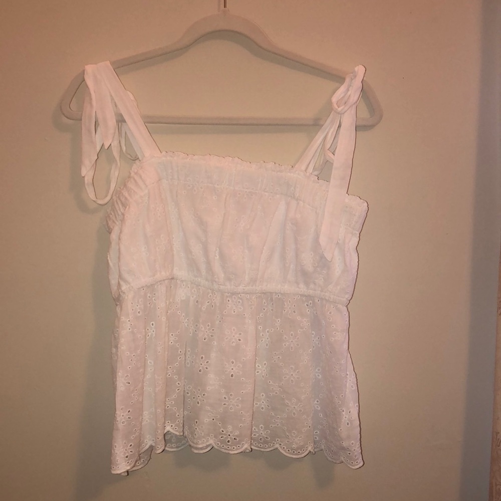 Lace tank top with tied sleeves
